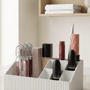 Makeup organizer i riflet design – minimalistisk opbevaring til kosmetik
